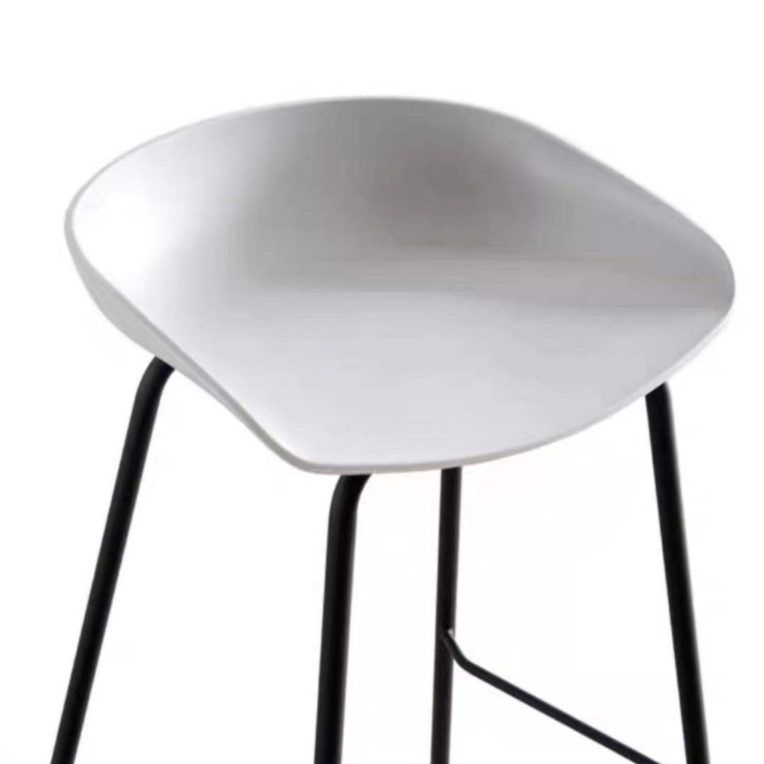 Contemporary Style Bar-stool Plastic Counter Bar Stool with Metal Legs for Kitchen