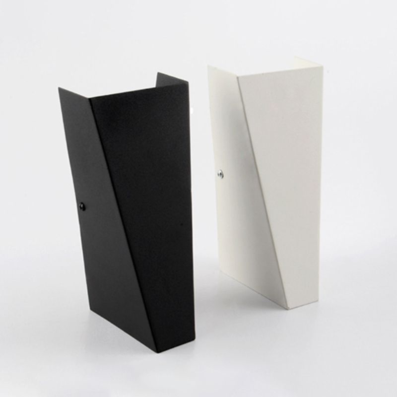 Lámpara de aplicado de pared geométrica metálica de estilo moderno de 2 luces en blanco y negro