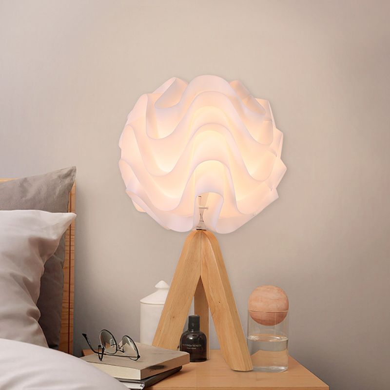 Lámpara de mesa de noche LED acrílica con luz de escritorio moderna en flor en blanco con trípode de madera