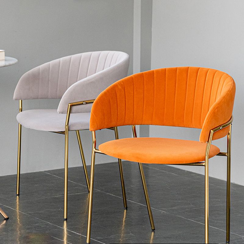 Scandinave Style Open Back Dining Catt Widing Couber Chaises de salle à manger avec des jambes dorées