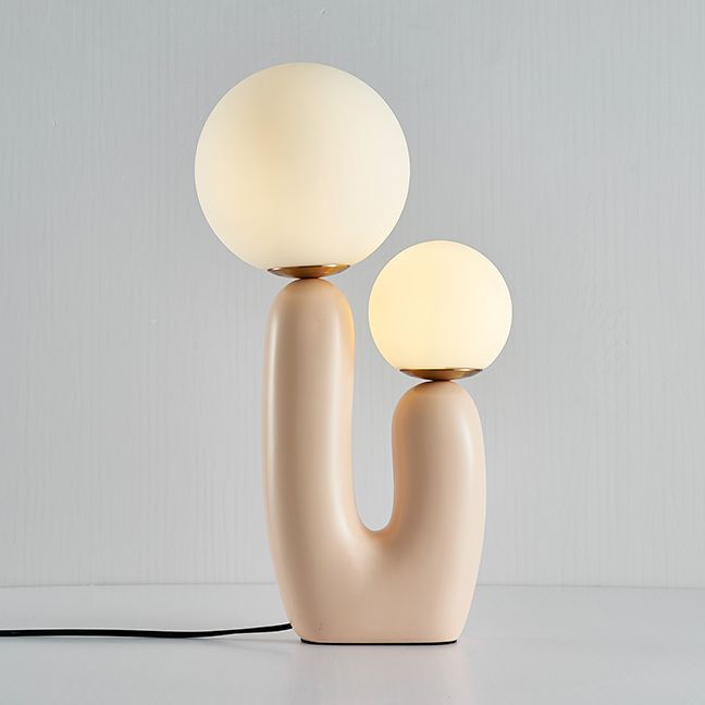 Postmodern oogverzorging Bureaulamp Minimalistisch tafellamp voor de slaapkamer van de studieruimte