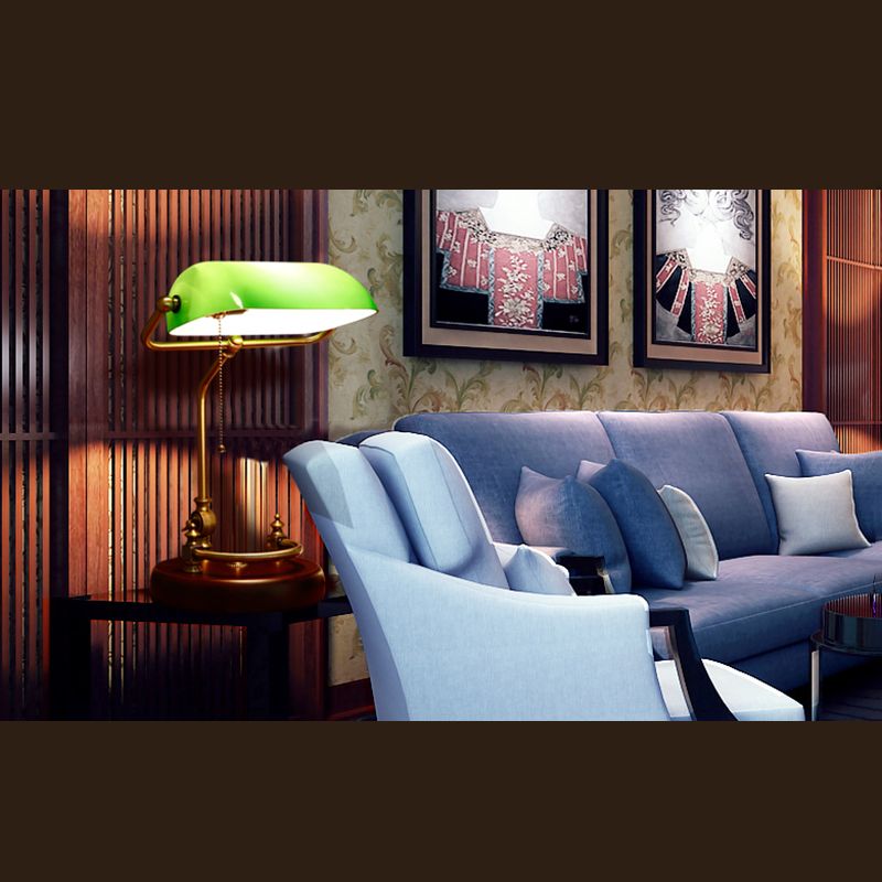 Ein Glühbirnen -Retro -Tischlampenglas Schattenschatten -Schreibtischlampe mit Kettenschalter