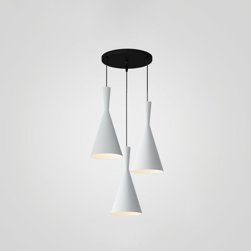 Forme de cône en métal Lumières suspendues modernes style 3 lumières suspendues à la chambre à coucher
