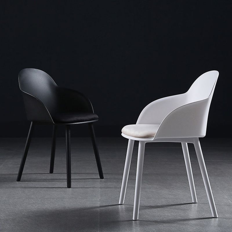 Silla de comedor estilo moderno Silla auxiliar con brazo de cocina y patas de plástico