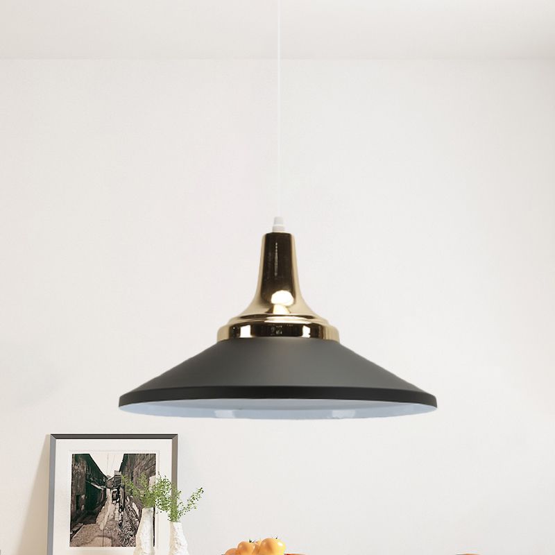 Luz de colgante de cono poco profundo contemporáneo Una lámpara de colgante de aluminio ligero para cocina del hotel