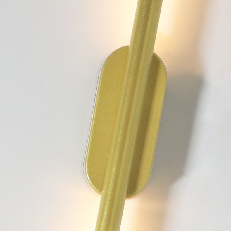 Linear Shape Metal Wall Sconce Lighting Modern Style 1 Light Wall Lighting for Living Room