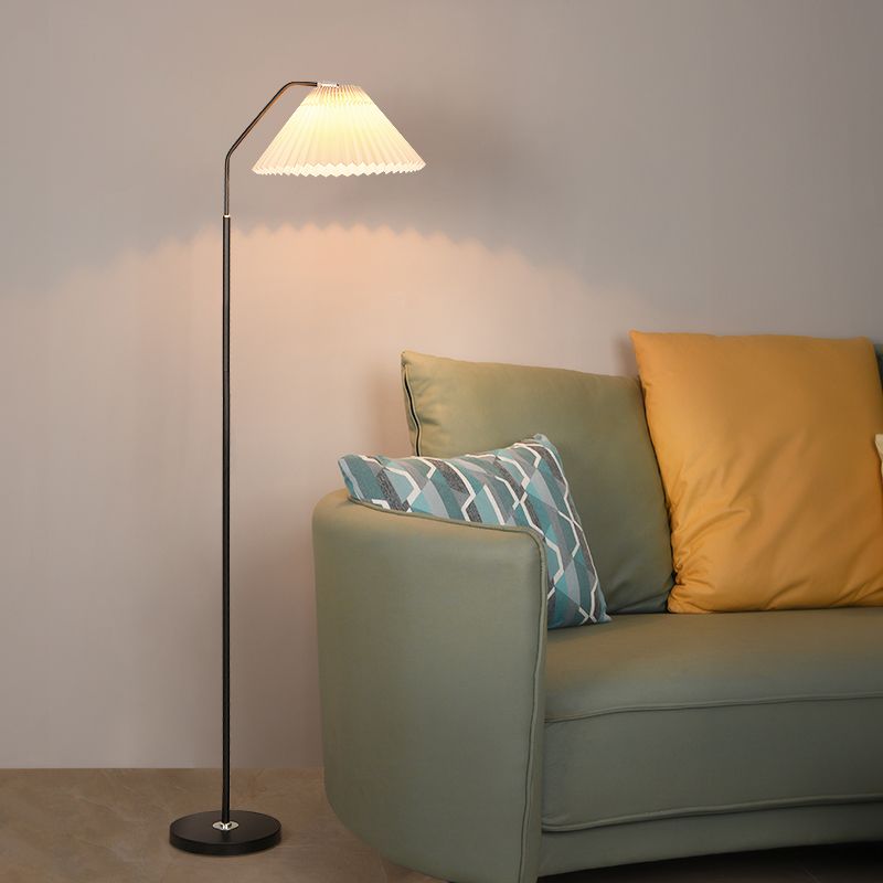 Zeitgenössische Stehlampe Buntes Bodenlicht mit Stoffton für Schlafzimmer