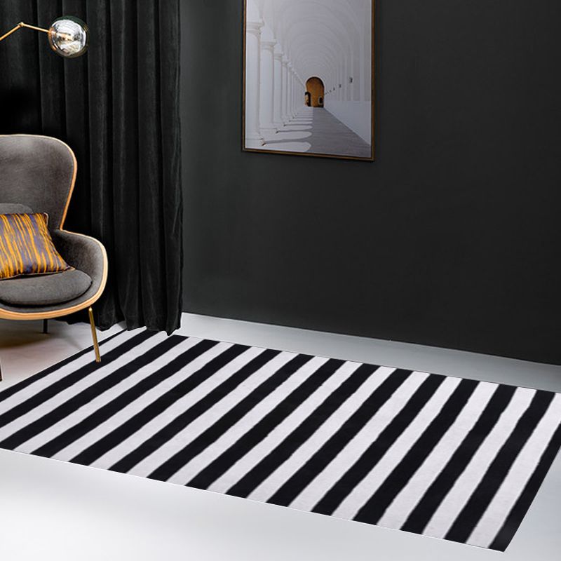 Tapis à rayures en polyester moderne noir et blanc Tapis de support sans glissement lavable pour le salon