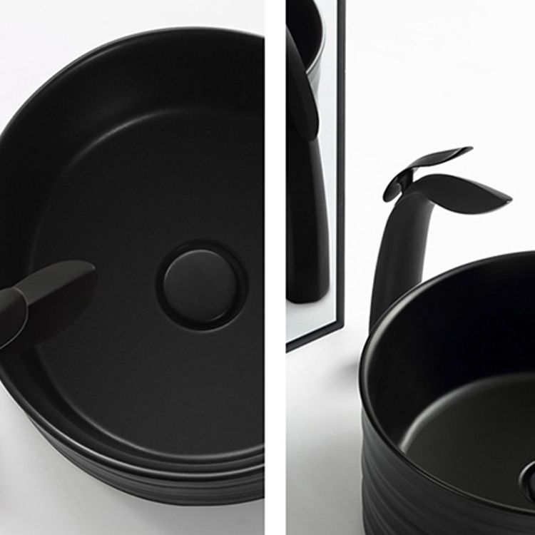 Modern Vessel Bathroom Sink Circular Porcelain with Pop-Up Drain Vessel Sink