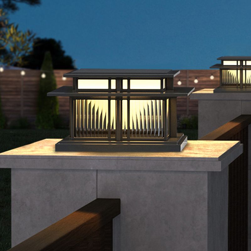 Modern Simple Metal Outdoor Light Square Shape Solar Energy Pillar Lamp for Courtyard