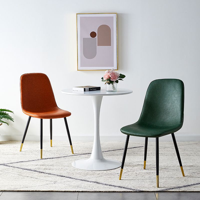 Silla lateral casera escandinava Silla de comedor tapizada con respaldo sólido de metal