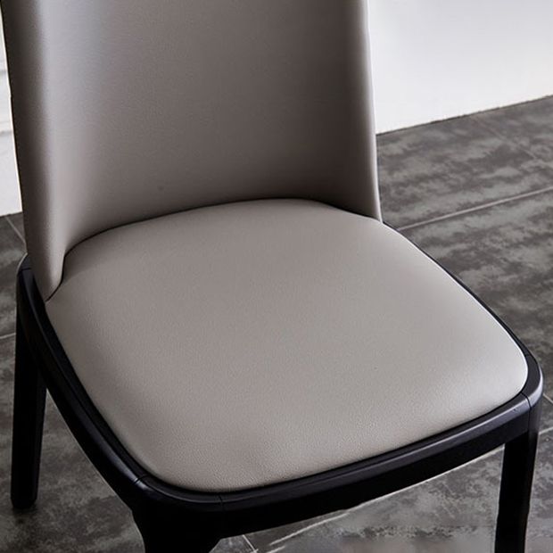Silla auxiliar escandinava de cuero y madera de caucho Parsons Silla de comedor con acabado mate (juego de 2)