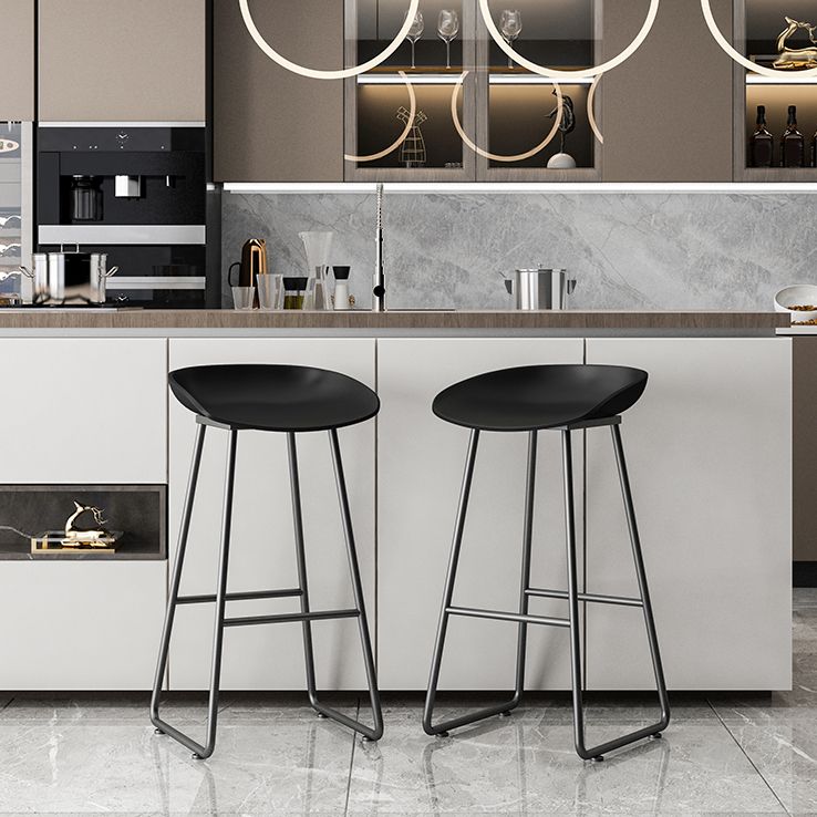 Contemporary Indoor Metal Legs Low Back Bucket Seat Bar Stool