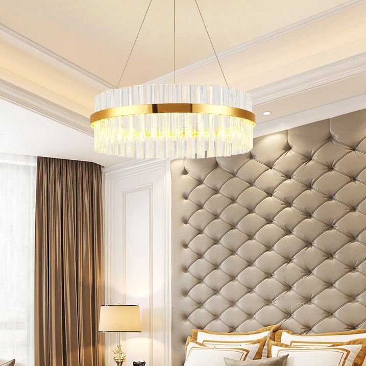 Lampada a sospensione rotonda in stile lussuoso leggero.