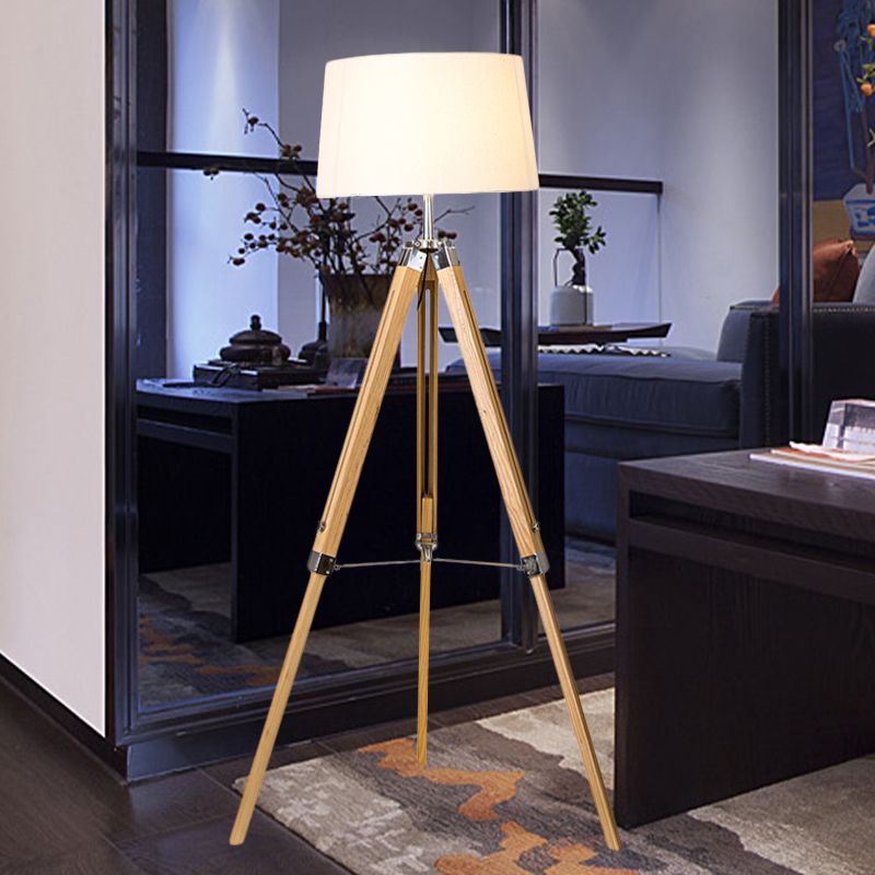 Lámpara de lectura de piso de barril de tela simplicidad de madera de una cabeza/madera angustiada tri-leg luz de pie