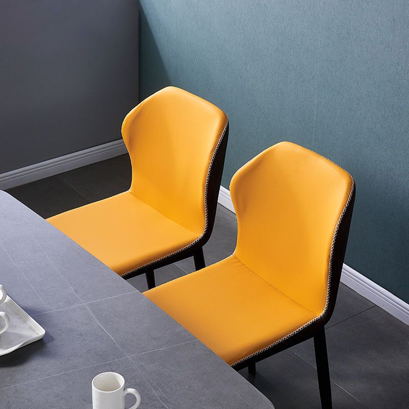 Accueil Chaise d'appoint contemporaine Chaise de salle à manger en métal à oreilles avec coussin en cuir