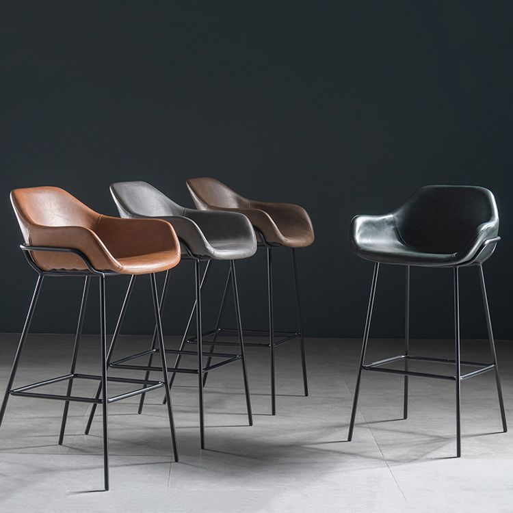 Taburete de bar con respaldo bajo de hierro industrial, taburete alto para interiores simple con asiento de cuero