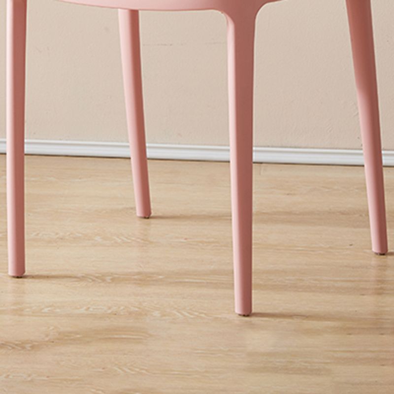 Silla de comedor de plástico mate con respaldo abierto para restaurante escandinavo