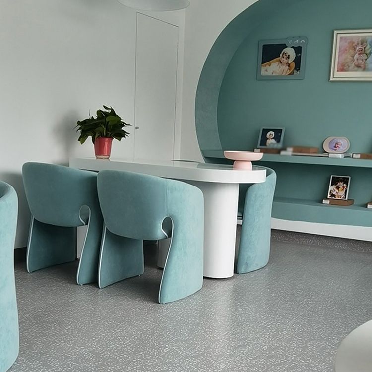 Silla de comedor con respaldo sólido y acabado mate, sillón de terciopelo para cafetería, estilo diseñador