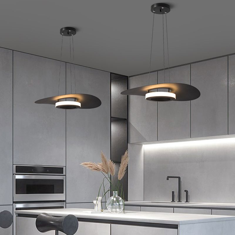 Lámpara de aluminio con lámpara LED moderna con estilo de aluminio.