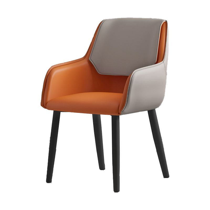 Sillones de comedor de cuero Sillas tapizadas con brazos con respaldo macizo y patas negras
