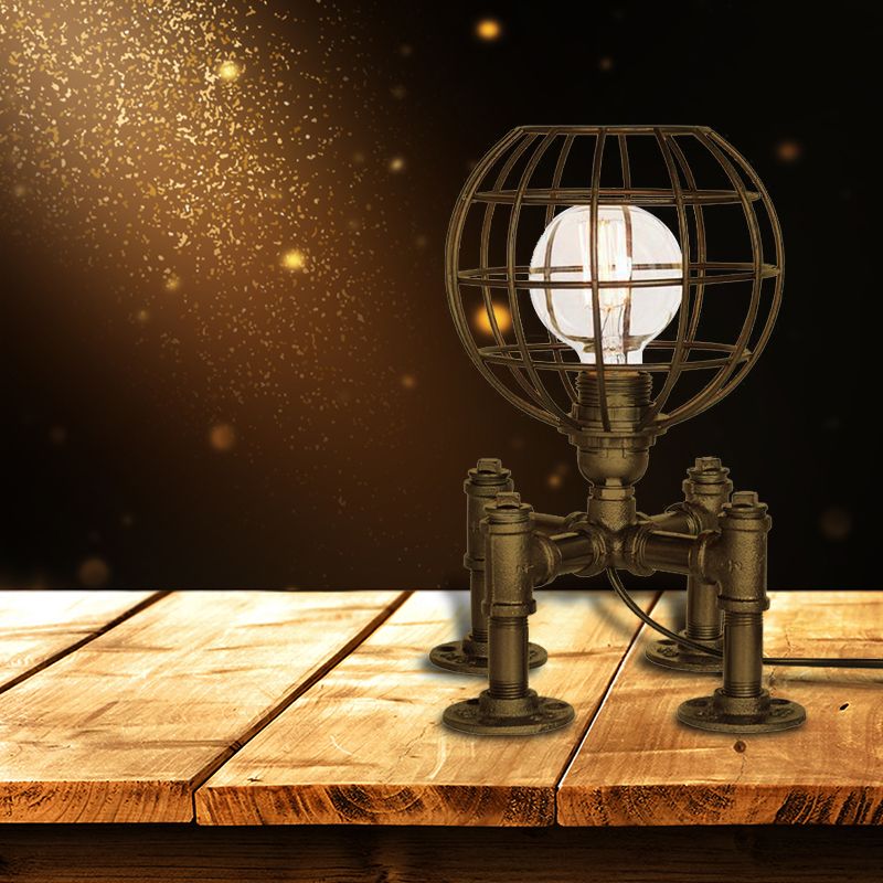 1-Licht globaler Käfigtischlampe Bauernhaus Stil gealtert Silber/Bronze Schmiedeeisen-Tischlicht mit Rohrleitungsbasis