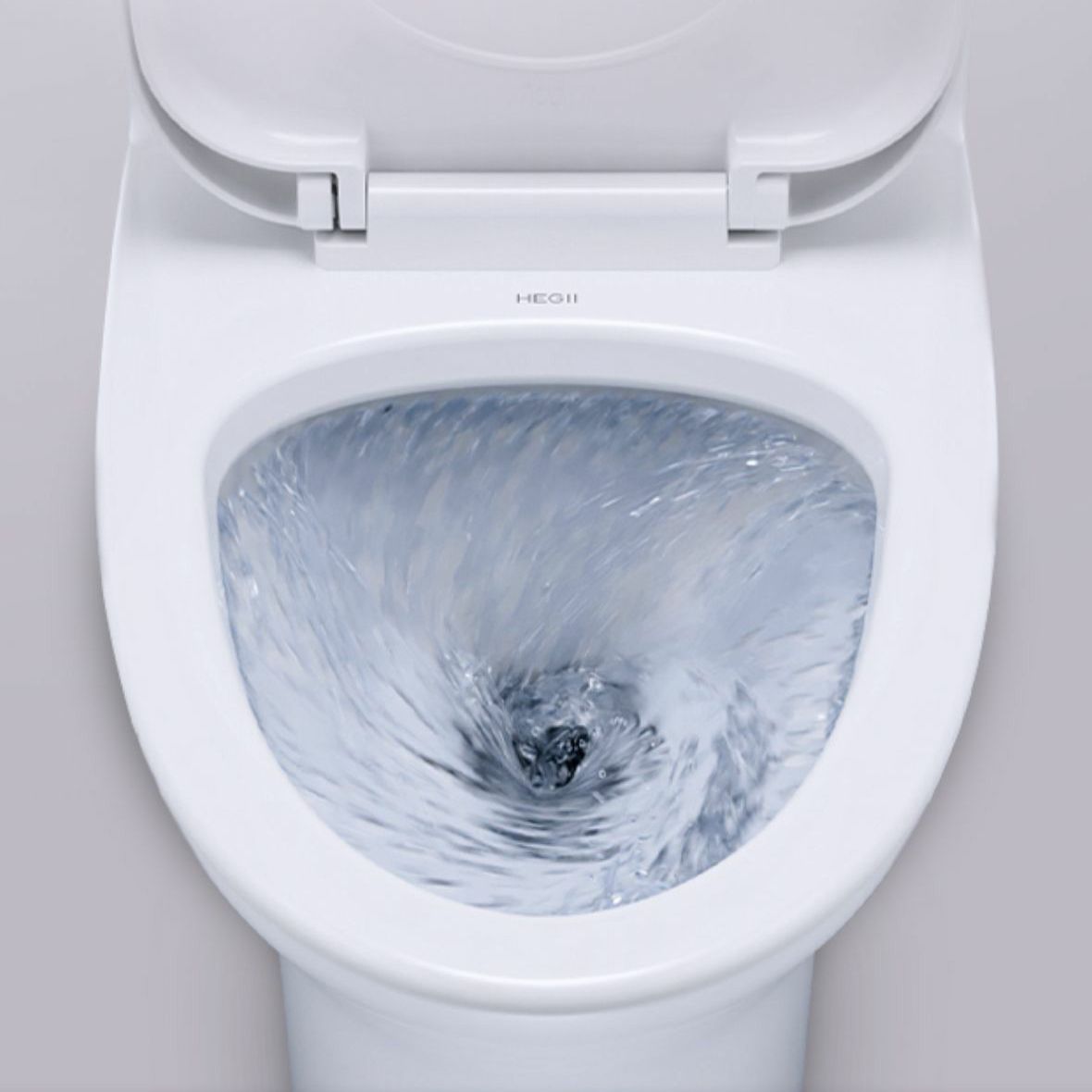 Traditional Porcelain Toilet One Piece Floor Mounted Siphon Jet Toilet