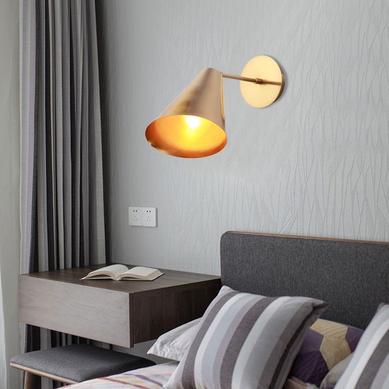 Afgeschuinde conische ijzeren wandlampje eenvoud 1 licht goud afwerking wandverlichting ideeën