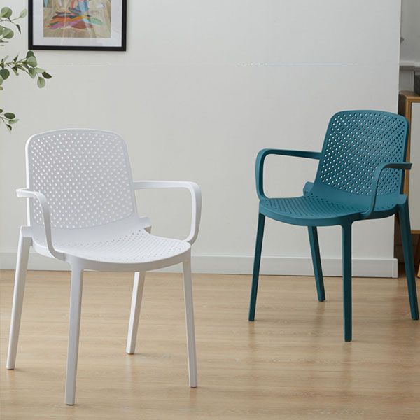 Sillas apilables modernas que cenan los sillones con las piernas plásticas para la cocina