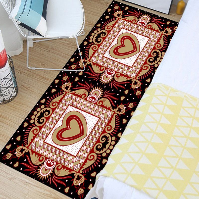 Unique Heart Pattern Rug Black and Green Moroccan Rug Polyester Pet Friendly Non-Slip Backing Washable Area Rug for Living Room
