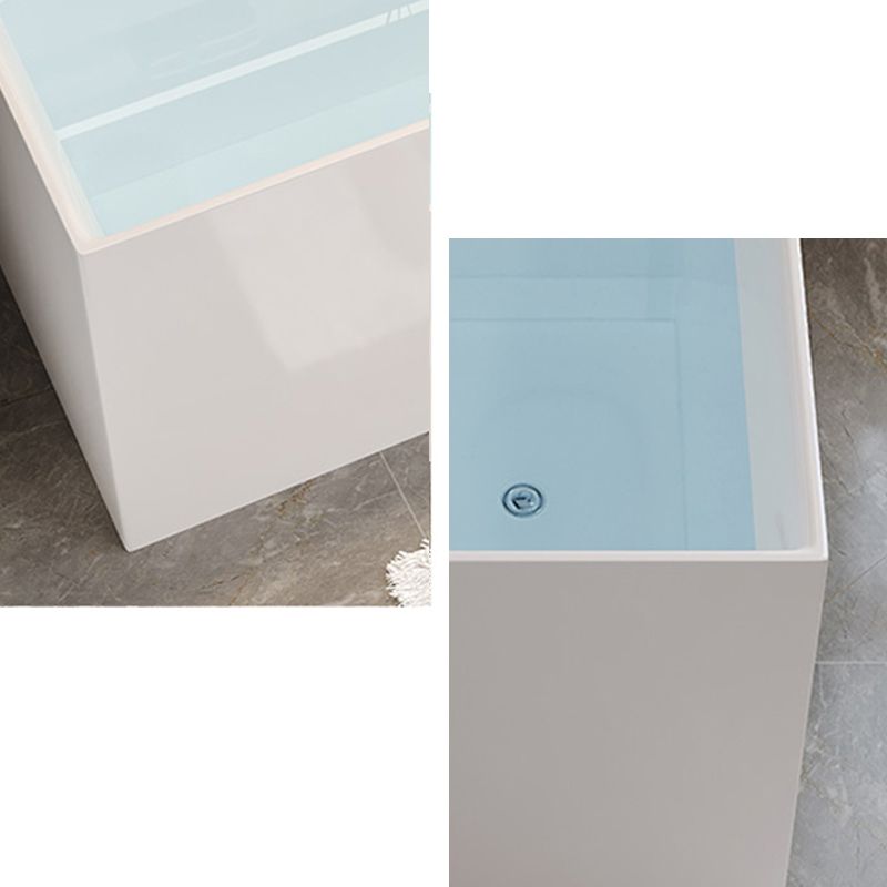 Modern Soaking Bath Tub Center Drain Placement Stand Alone Bathtub