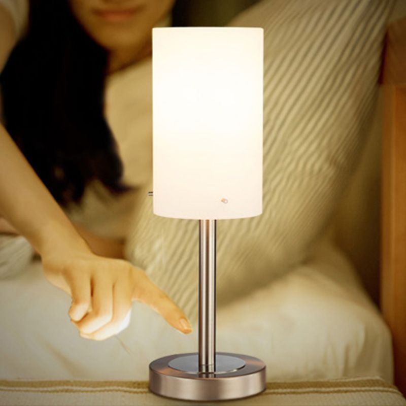 Lampada da tavolo a cilindro ultramoderna e semplice Lampada da comodino in vetro bianco per camera da letto