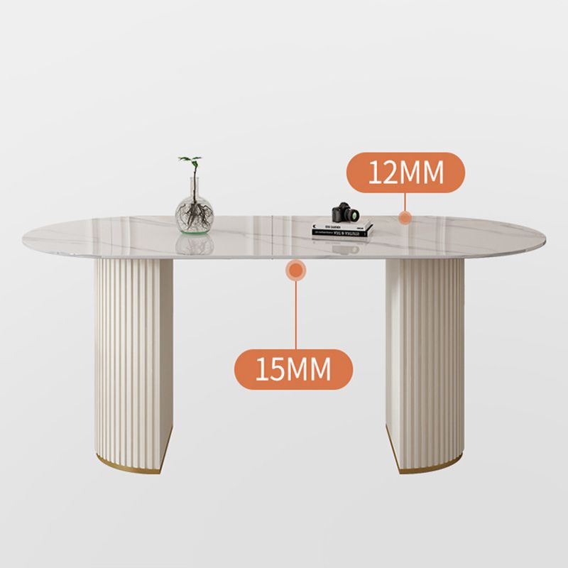 Eettafel met stenen blad Traditionele luxe tafel met sledeonderstel in wit