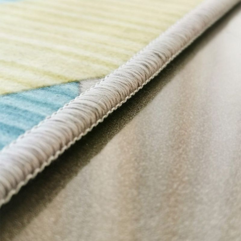 White Simple Carpet Polyester Graphic Carpet for Drawing Carpet for Living Room