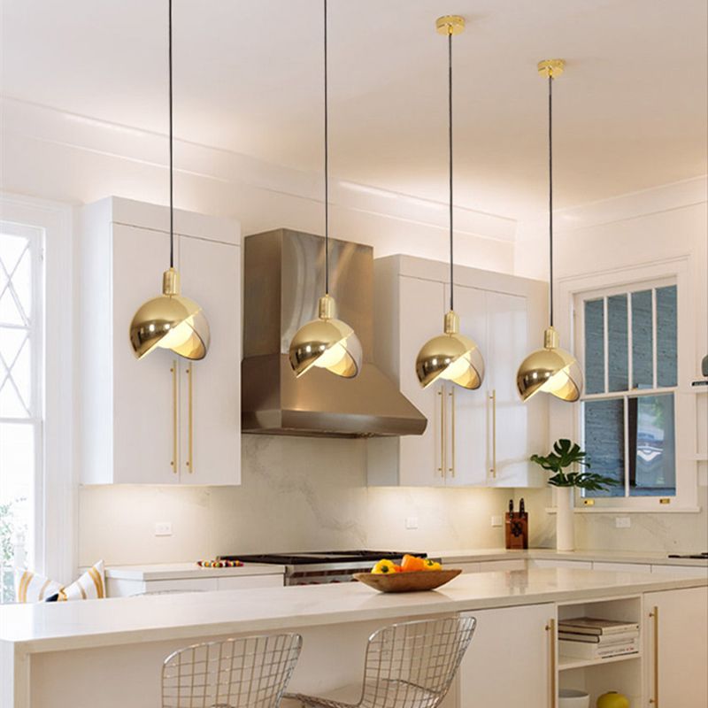 Luce a sospensione singolo a globo di ottone antico nella moderna lampada a sospensione di ferro elettroplate artistico