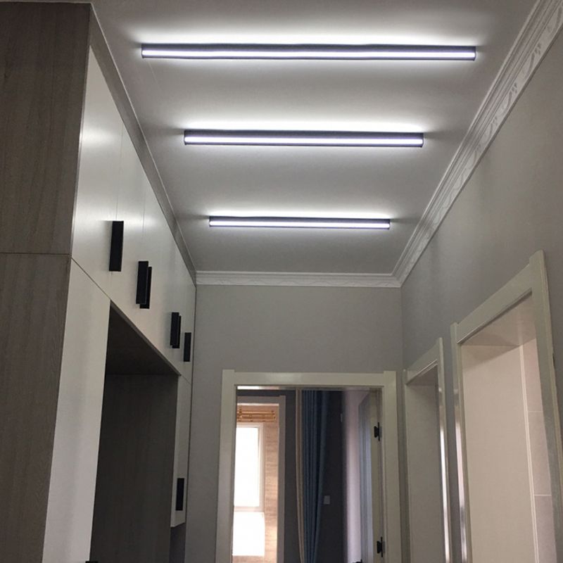 1 Light Linear Shape Wall Light Modern Style Metal Wall Sconce Lighting in Black