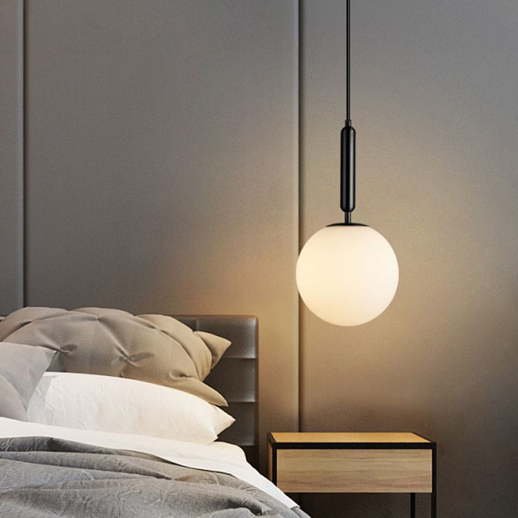 Semplicità moderna a soffitto rotondo a sospensione in vetro di latte appeso per soggiorno