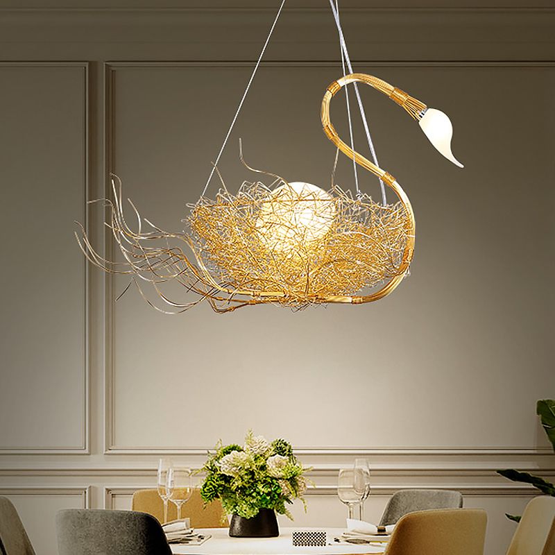 Metall dünner Zweig Hang hängend leichter Balkon Schlafzimmer 3 Lichter kreativer Kronleuchter mit Nest & Ei in Gold