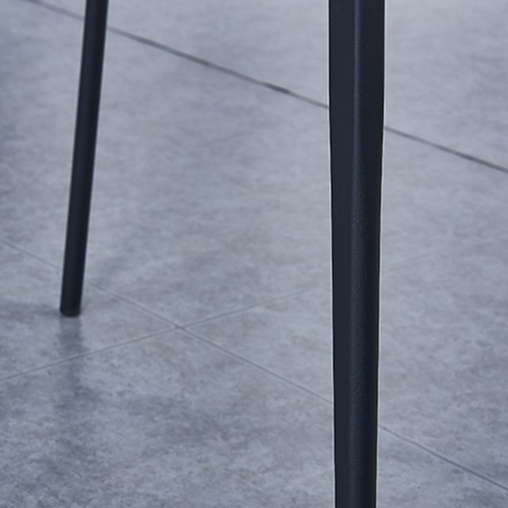 Silla lateral de cuero contemporánea para restaurante, silla de comedor con respaldo abierto y patas negras