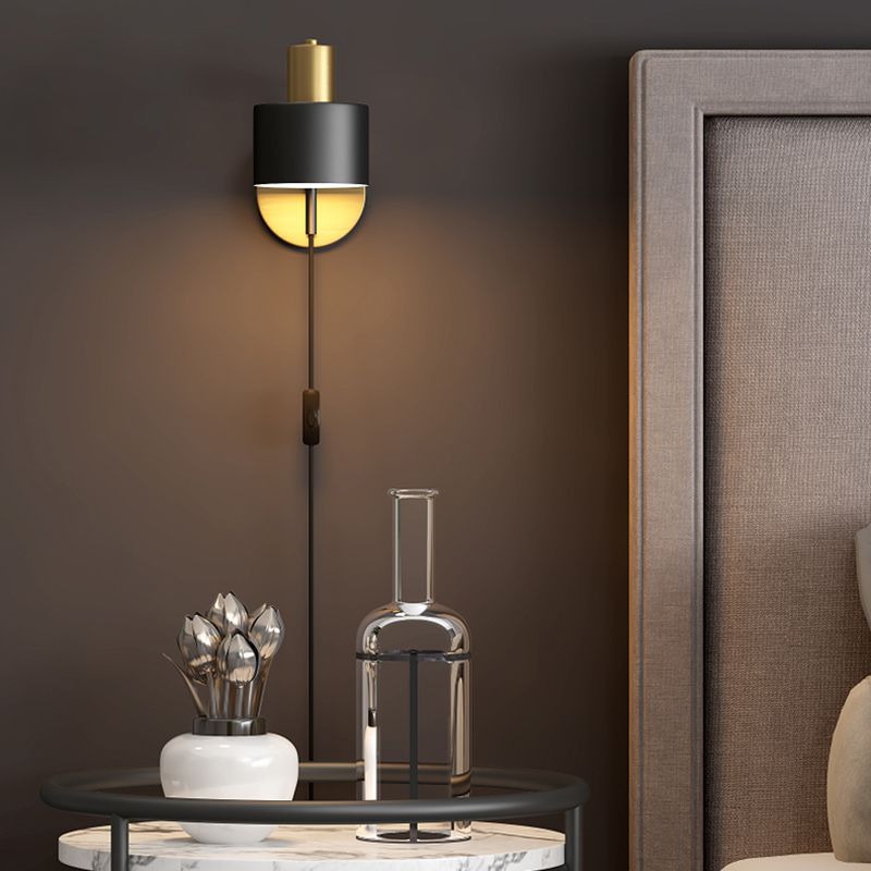 Postmoderne 1 Kopfmetallwandleuchter schwarz-goldener Wandmontageleuchte für Wohnzimmer