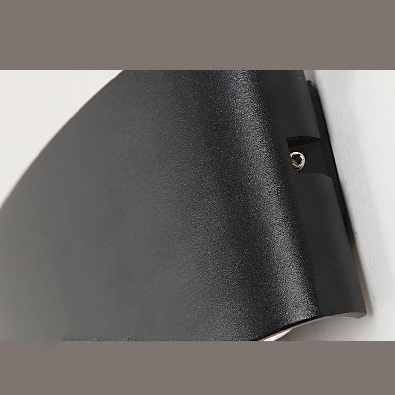 Pronzo della parete della casa con pale per la casa per le vetrici.