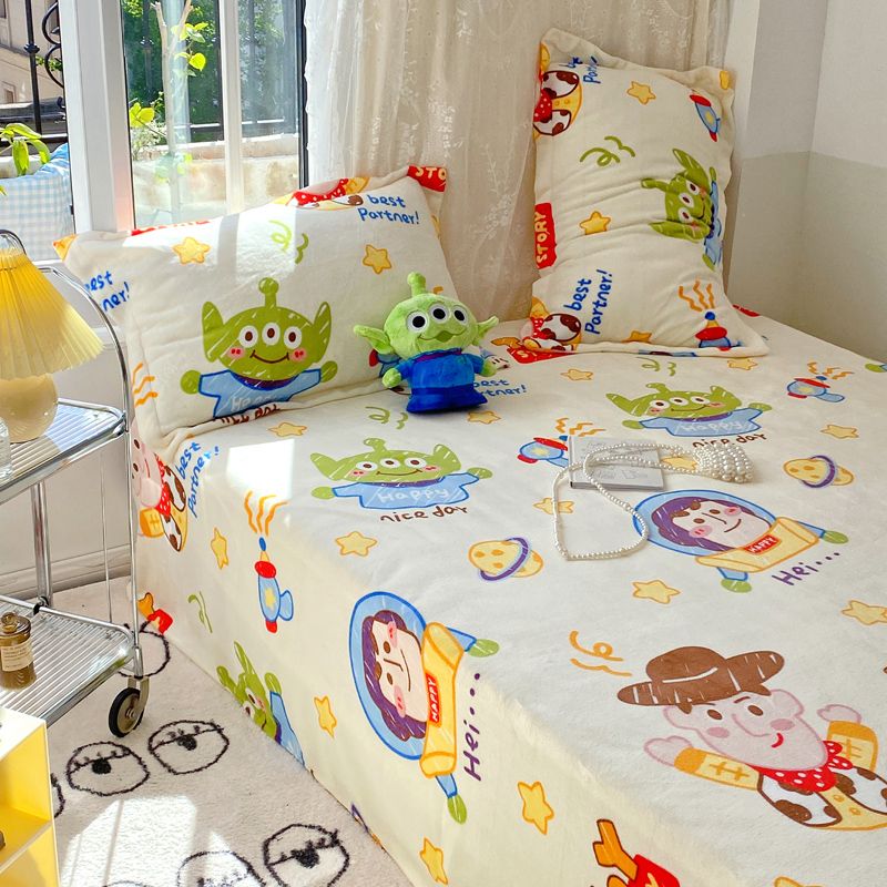 Cartoon Print Bed Sheet Set Flannel Super Soft Modern Pillowcase