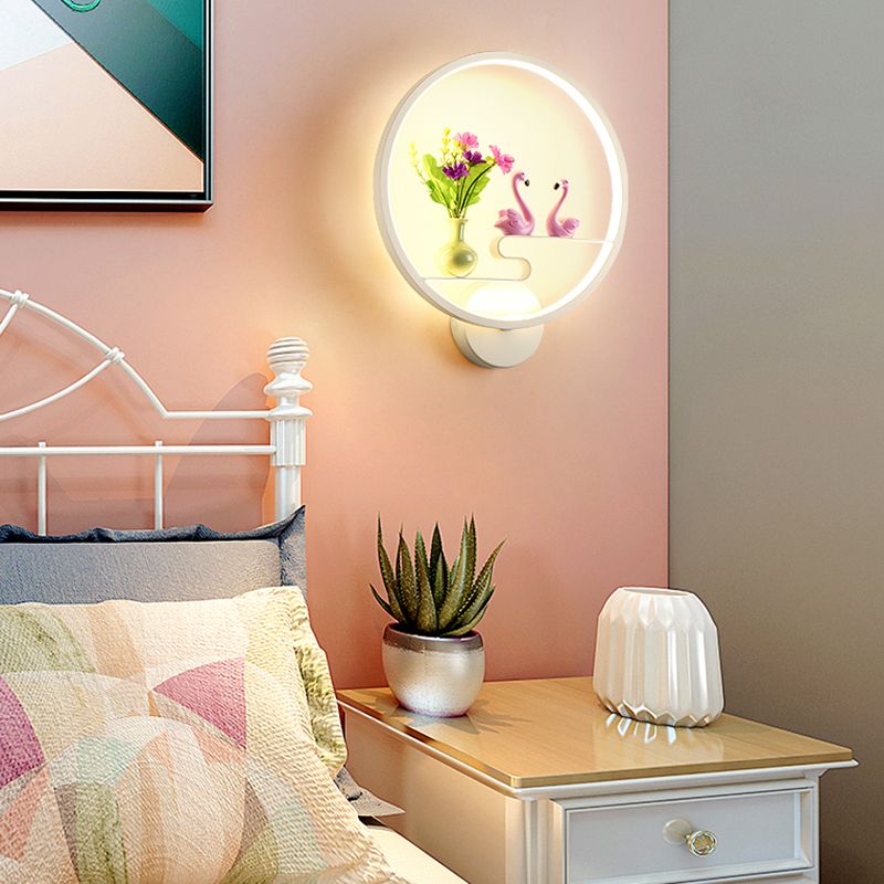 Unique Shape Metal Wall Light Modern Style Single Light Wall Mount Lighting