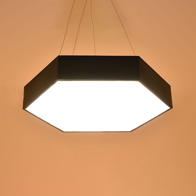 Lampe à la simplicité noire avec des luminaires d'éclairage de pendentif à LED à l'ombre acrylique