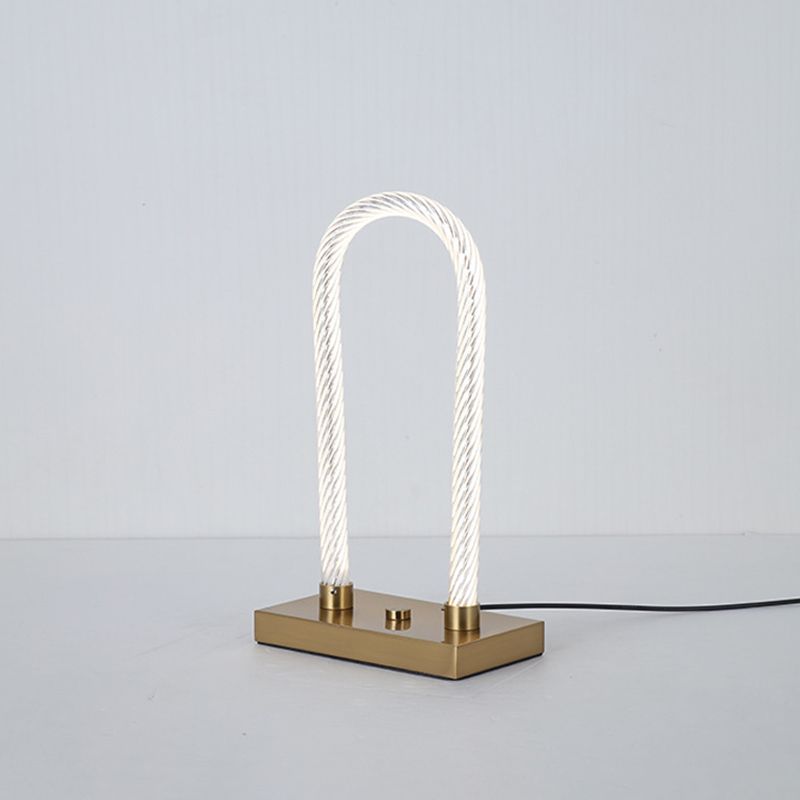 Table arc en acrylique Lumière Simple Style Gold LED Lampe de nuit pour chambre à coucher