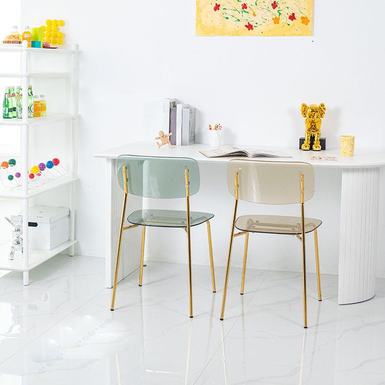 Chaises de salle à manger en métal de style nordique chaise sans bras en plastique pour restaurant