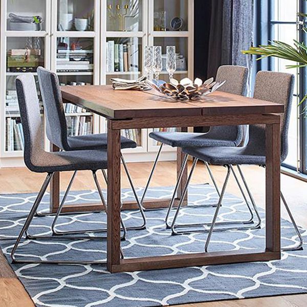 Mesa de pino de mesa de comedor de madera con base de trineo