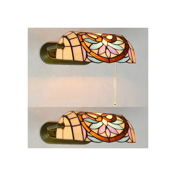 Tiffany Banker Wall Light with/without Pull Chain Stained Glass 1 Light Wall Mount Fixture with Flower Pattern in Beige