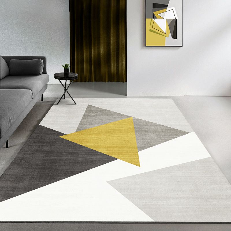 Simplicity Triangle Pattern Rug Polyester Indoor Carpet Stain Resistant Area Rug for Living Room
