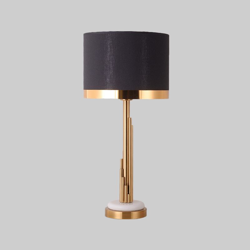 Éclairage de tâche de bulbe contemporain 1 lampe de table de nuit cylindrique en or avec une teinte en tissu noir